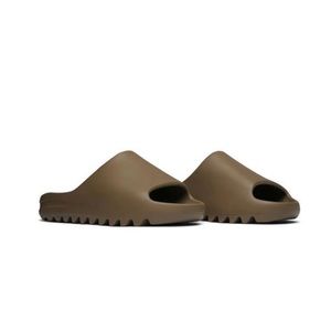 Yeezy Slides - Earth Brown